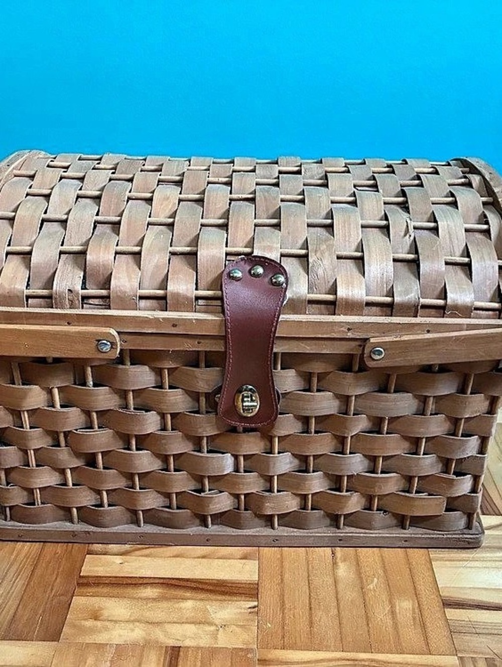 Woven Picnic Basket Set in Brown & Green